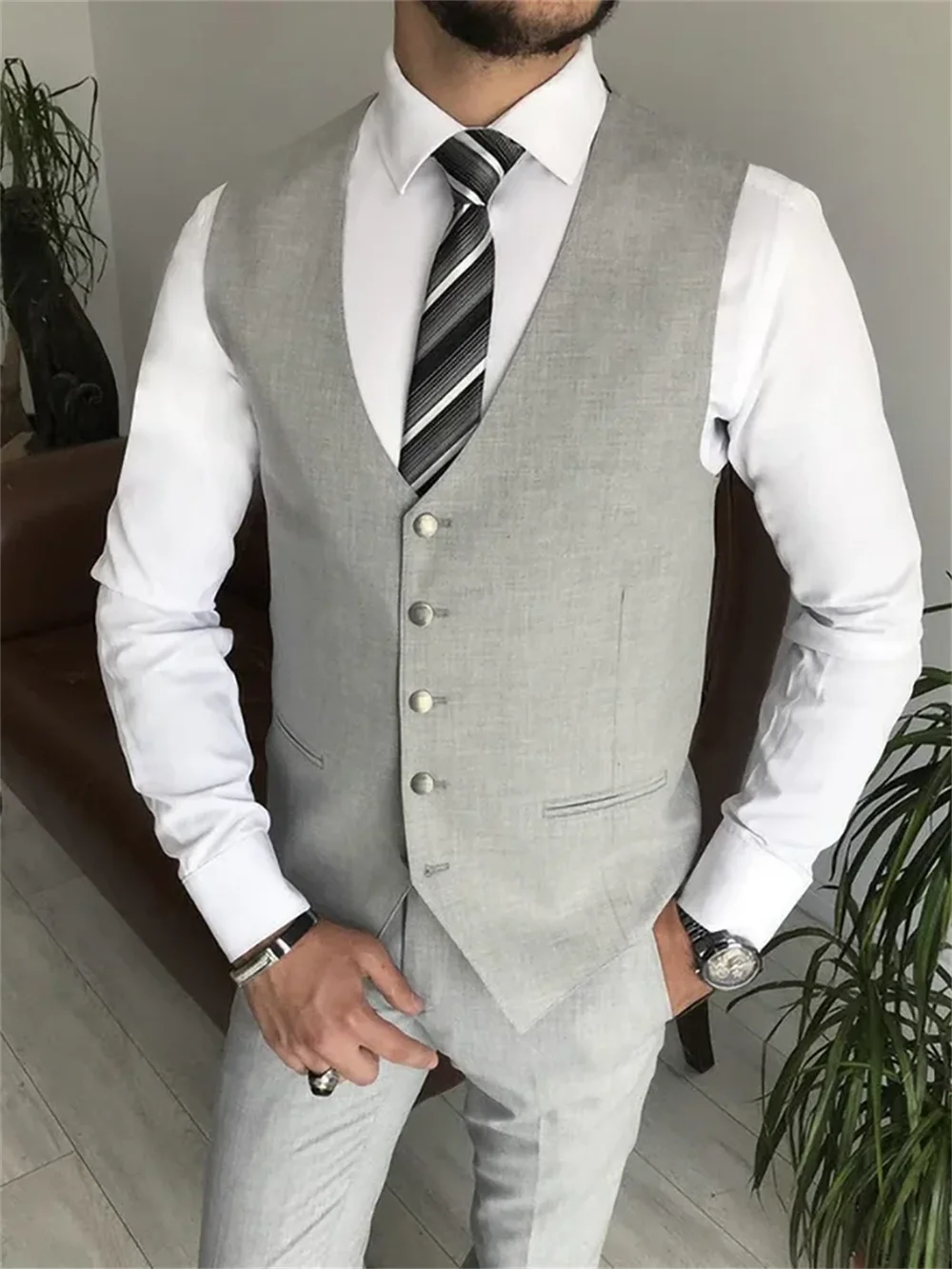 ASTONBURY® Belgrave Light Gray Three-Piece Suit